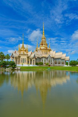 WAT Luang Phor Toh Tapınağı.