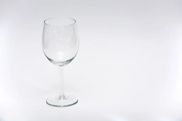 Vidro transparente em um branco — Fotografia de Stock