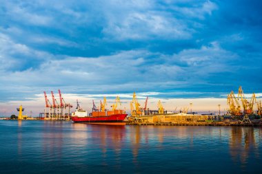 Gemi Liman Panoraması vinç