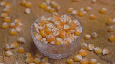 Kurutulmuş mısır (Makai ka dana)