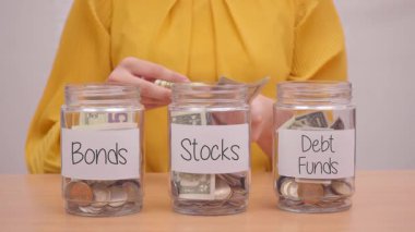 Tahvil, hisse senedi ve borç fonlarında para tasarrufu