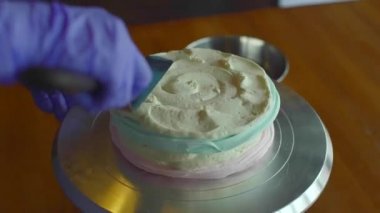 pudra Cake hazırlanıyor