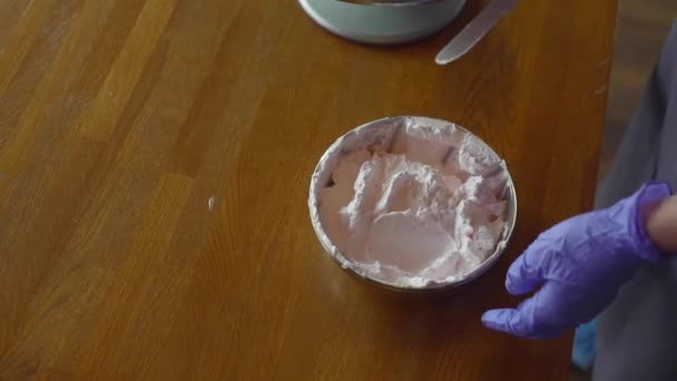 Γαρνίρισμα άσπρο κέικ σεφ — Αρχείο Βίντεο