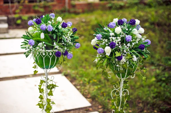 Arranjos de flor em um casamento — Fotografia de Stock