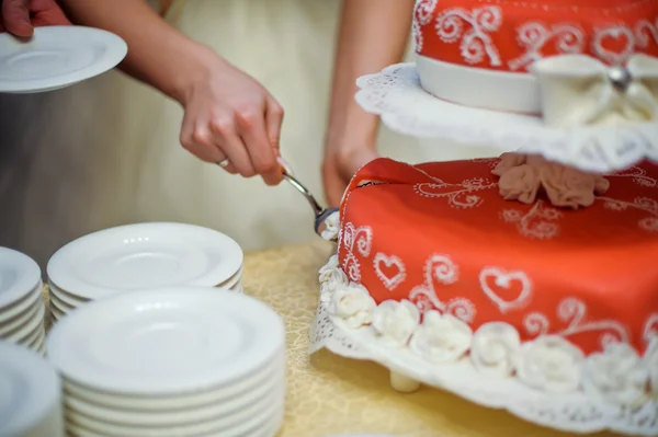 Rote Hochzeitstorte — Stockfoto