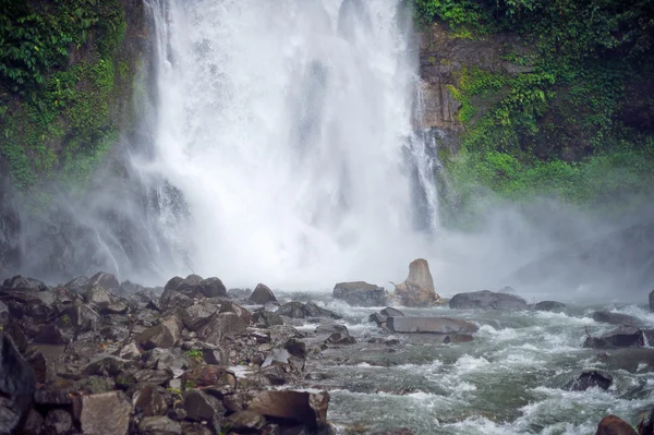 Cascada en Bali Indonesia — Foto de Stock