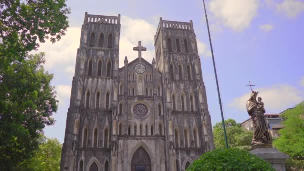 Prise de vue à la main de la cathédrale St. Josephs à Hanoi. Voyage au Vietnam concept — Video
