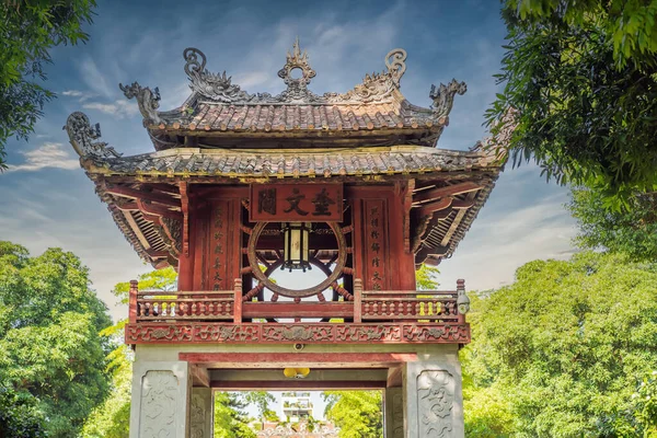 Tempel van Literatuur in Hanoi in Zuidoost-Azië, Vietnam. Tempel van Confucius in de Vietnamese hoofdstad — Stockfoto