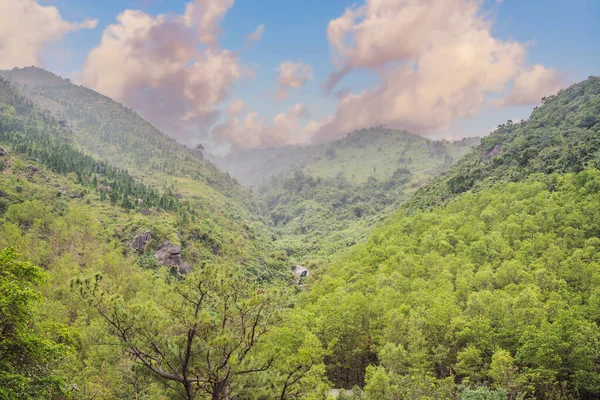 Deniz ve güneş, Hai Van Pass, Danang, Vietnam — Stok fotoğraf