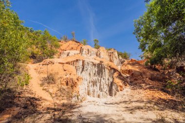 Kızıl kumulların arasındaki peri deresi, Muine, Vietnam