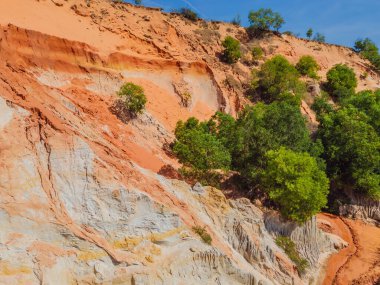 Kızıl kumulların arasındaki peri deresi, Muine, Vietnam