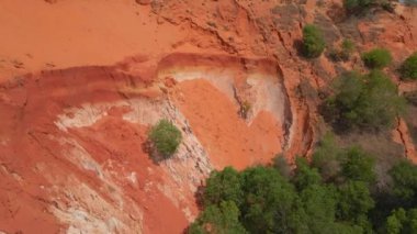 Bir uçağın havadaki yavaş çekimi