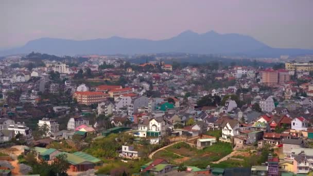 Widok na miasto Dalat w południowym Wietnamie — Wideo stockowe