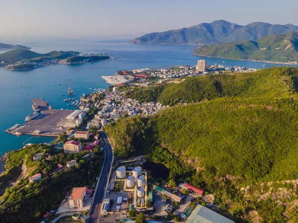 Nha Trang şehrinin hava görüntüsü, insansız hava aracından alınan Vietnam.