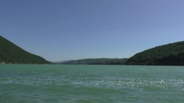 Mavi dağ Gölü'nün muhteşem manzara