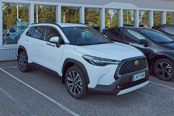 Horsback, Raasepori, Finlandiya - 2 Ağustos. 2025: Toyota Corolla Cross park etti.