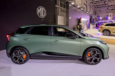 Tartu, Estonya - 12 Eylül 2025: Motoshow 2025, Tartu Messikeskus 'ta MG4 elektrikli araba sergileniyor.