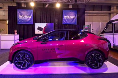 Tartu, Estonya - 12 Eylül 2025: Lynk & Co 02 Motoshow 2025, Tartu Messikeskus.