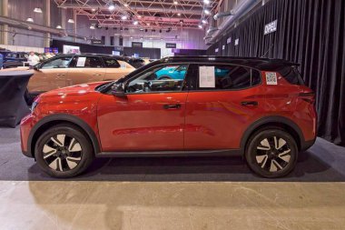 Tartu, Estonya - 12 Eylül 2025: Opel Frontera GS Hybrid 145 E-DCS6 arabası Motoshow 2025, Tartu Messikeskus.