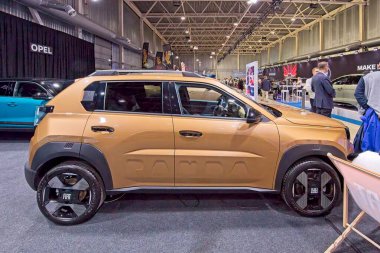 Tartu, Estonya - 12 Eylül 2025: Motoshow 2025 'te sergilenen Grande Pand arabası, Tartu Messikeskus.