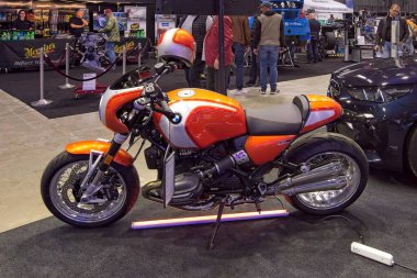 Tartu, Estonya - 12 Eylül 2025: Motoshow 2025 'te BMW R12 S motosikleti, Tartu Messikeskus.