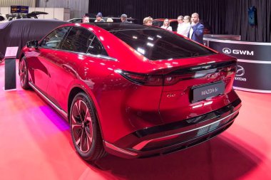 Tartu, Estonya - 12 Eylül 2025: Mazda 6e Takumi Plus Motoshow 2025, Tartu Messikeskus 'ta 68.8 kwh elektrikli araba sergilenmektedir..