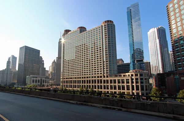 Υψηλά κτίρια αυξηθεί στο Σικάγο στο κέντρο της πόλης. — Φωτογραφία Αρχείου