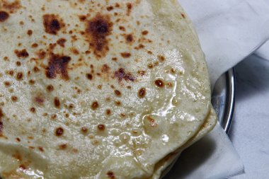 Tereyağlı sıcak Kulcha 