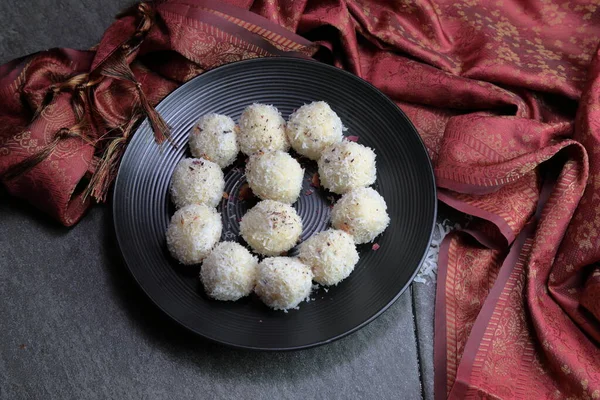 Omedelbar Kokos Laddoo Eller Energirik Nariyal Ladoo Skål — Stockfoto