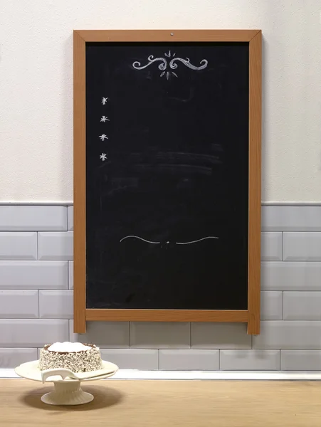 Pasta ve tebeşir beyaz tahta menüsü ile