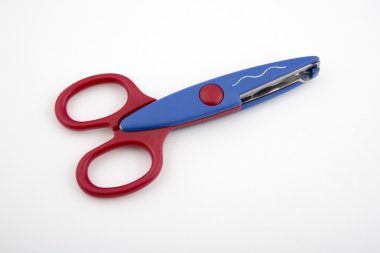 Beyaz arkaplanda makas