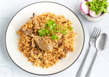 Geleneksel Hint tavuğu ve pilavı, Hint pilavı üstten aşağı fotoğraf