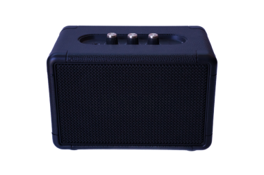 Kontrol düğmeleri olan bluetooth hoparlörü, beyaz arka planda izole edilmiş. Teknoloji, ses ve ürün temaları için ideal.