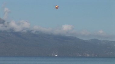 Lake Tahoe içinde balon 