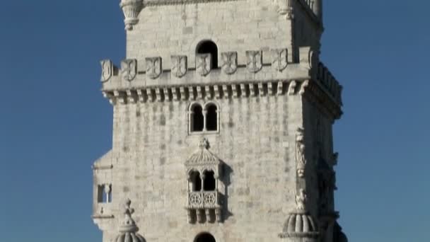 A turisták a Belem vár a lisszaboni — Stock videók