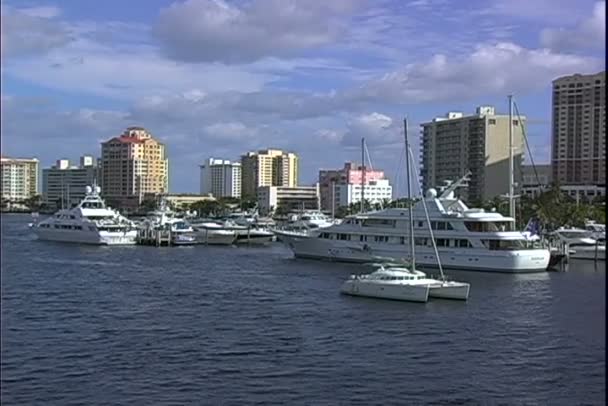 Canal de Fort Lauderdale con barcos — Vídeos de Stock