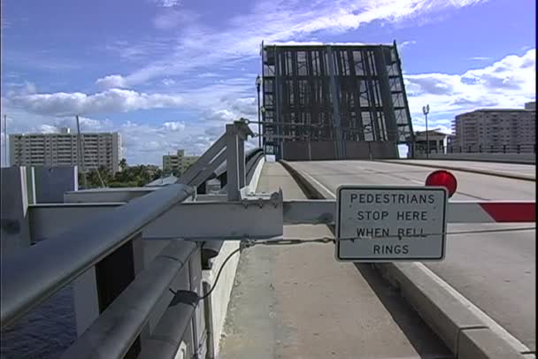 Puente cerrado en Miami Clip De Vídeo