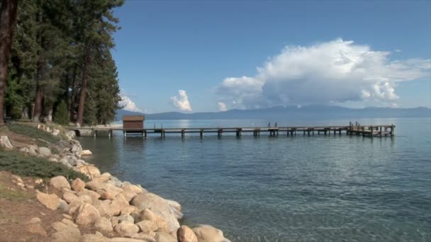 Cais no Lago Tahoe — Vídeo de Stock