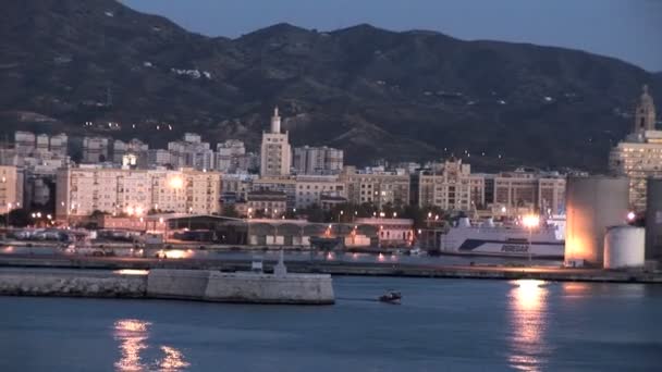 Port i Malaga på kvällen — Stockvideo