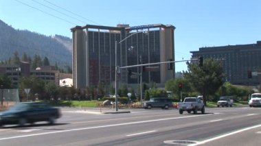 Stateline Casino ve şerit trafik ile