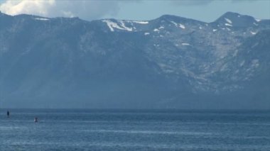 Lake Tahoe Dağları ile