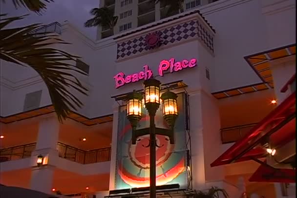 Beach Place på natten i Miami — Stockvideo