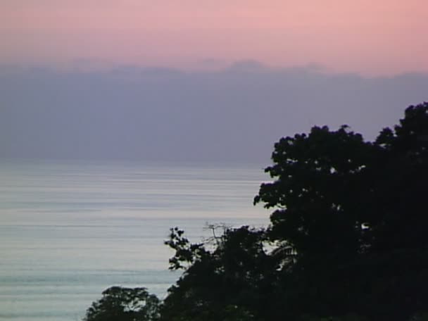 Manuel Antonio wybrzeża o zachodzie słońca — Wideo stockowe