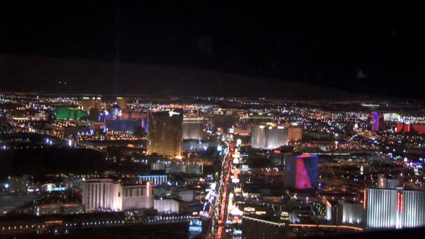 Shot van de skyline van Las Vegas bij nacht — Stockvideo