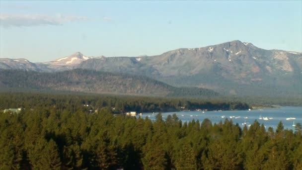 Caleta en South Shore en el lago Tahoe — Vídeos de Stock