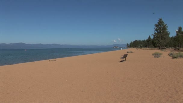 Nevada strand aan Lake Tahoe — Stockvideo