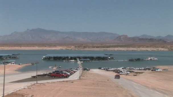 Lake Mead med docka — Stockvideo