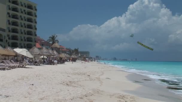 İnsanlar Cancun Resort Beach — Stok video