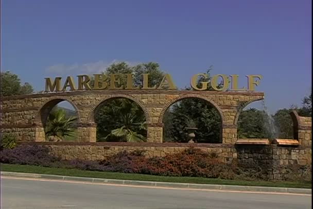 Marbella Golf tecken — Stockvideo