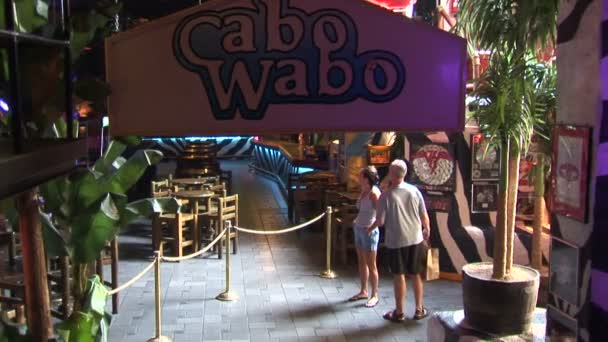 Interiér nočního klubu Cabo Wabo — Stock video